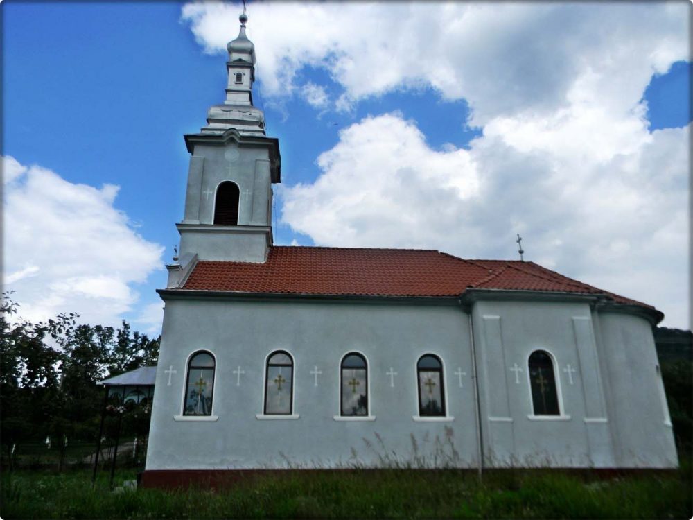 Biserica din Livada-Paulian - vedere laterală